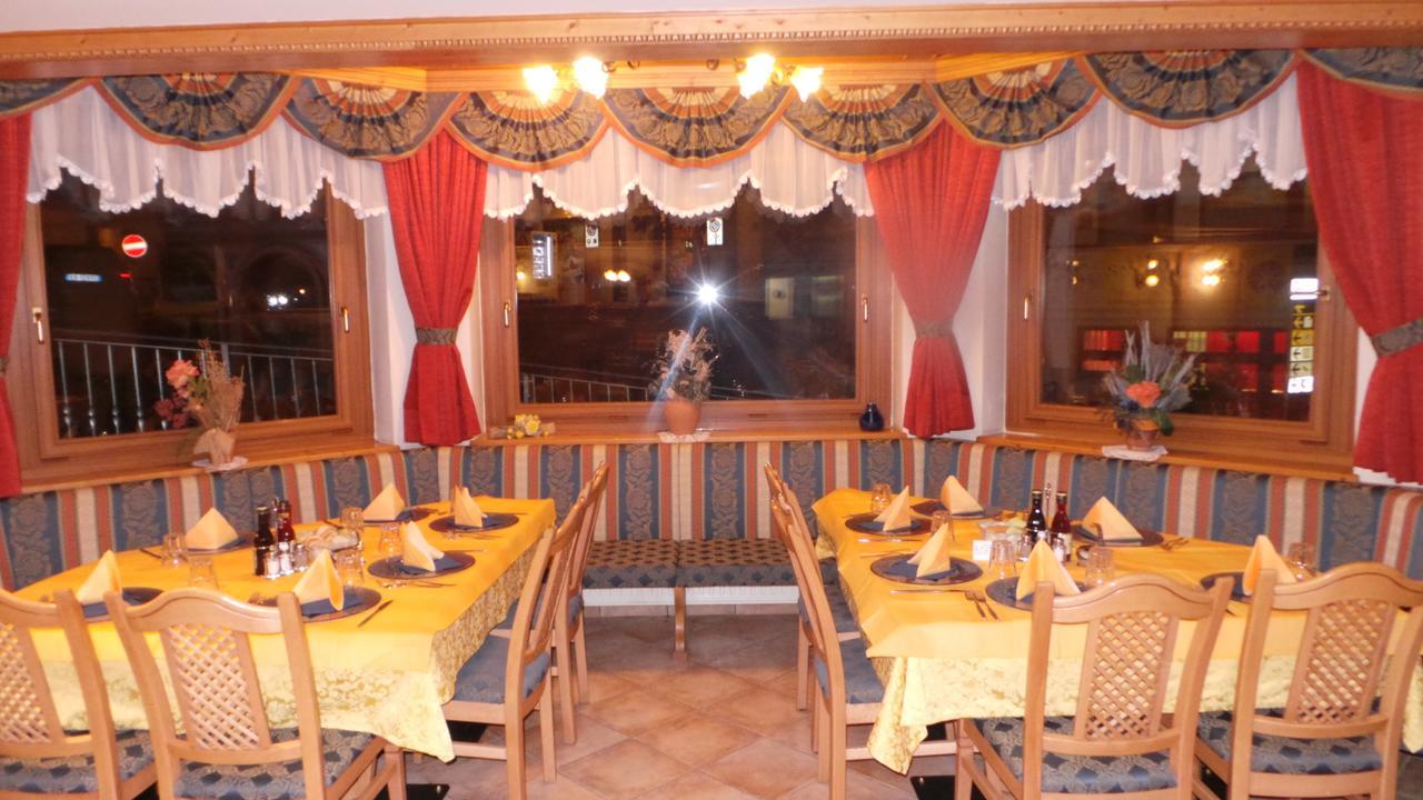 Hotel Pordoi - Fam Furgler Arabba Exterior photo